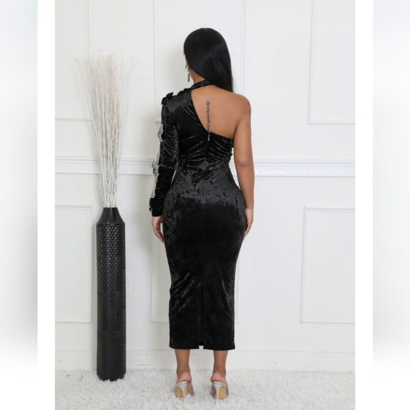 026. BLACK VELVET DRESS WITH BOWS - Picture 3 of 5